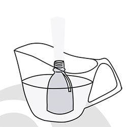 En petflaska i en kanna med vatten, illustration.